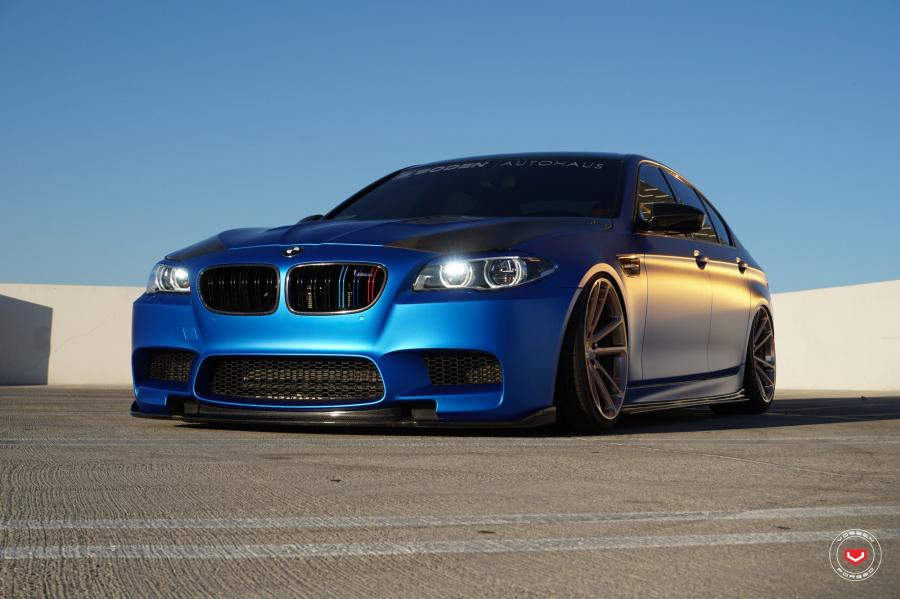  BMW M5 on Vossen Wheels (CG-203) 2017 года  (фото 11 из 24)